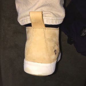 Meet your Posher, Emmanuel